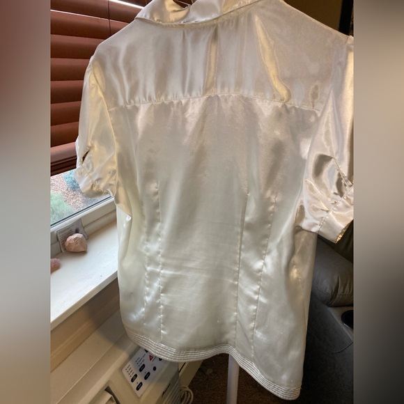 Elegant White Satin Blouse - Picture 7 of 9